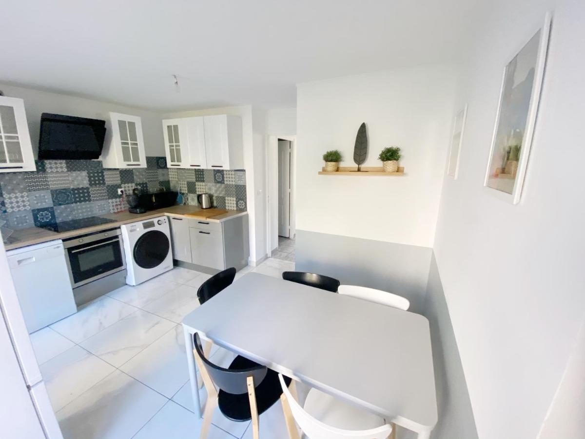 22 Chic & Cosy Grand Appart 92M2 Parking Gratuit Hypercentre Netflix Saint-Etienne  Exteriér fotografie